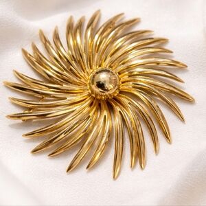 Vintage Valenza Gold Women's Starburst Swirl Brooch Pin 2.5"
